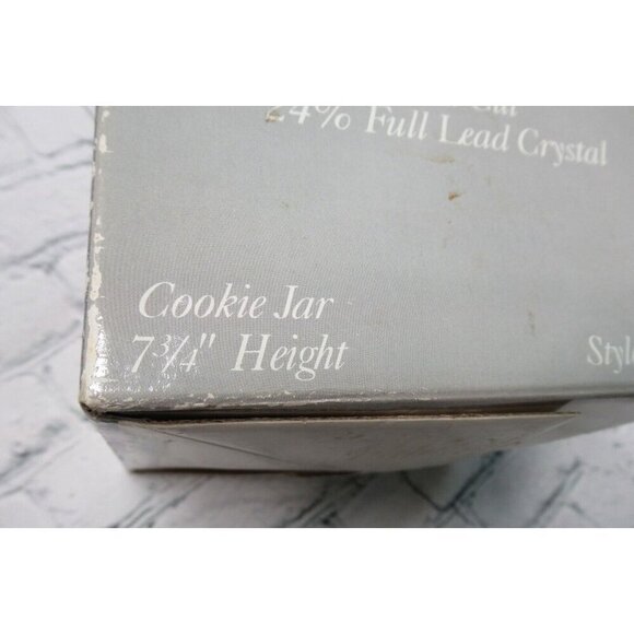 Stylesetter Vintage Crystal Cookie Jar with Lid Hand Cut Floral Design 24% Lead - Picture 5 of 5